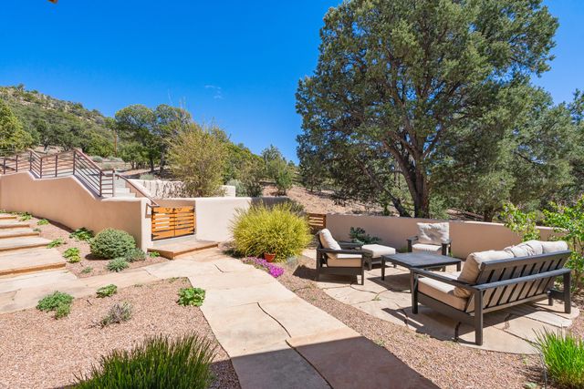 7622 Old Santa Fe, Santa Fe, NM 87505