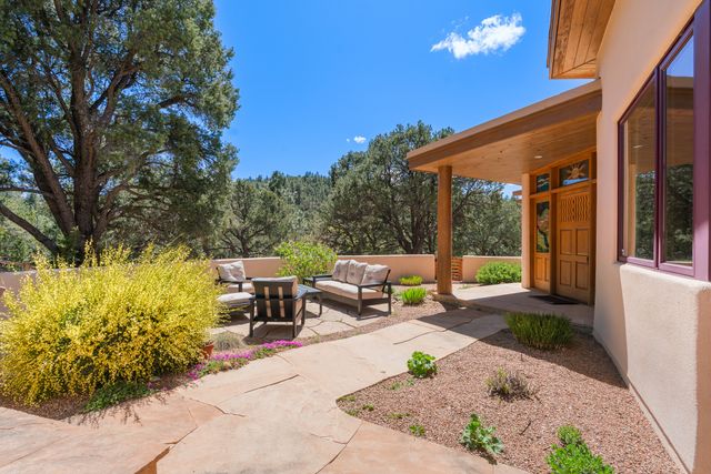 7622 Old Santa Fe, Santa Fe, NM 87505