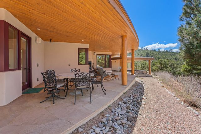 7622 Old Santa Fe, Santa Fe, NM 87505
