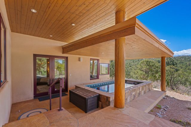 7622 Old Santa Fe, Santa Fe, NM 87505