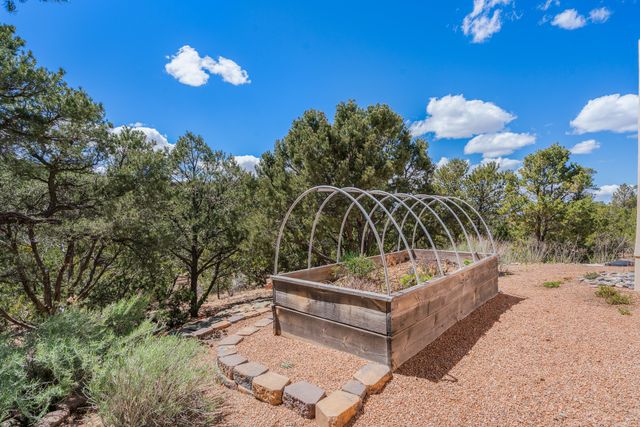 7622 Old Santa Fe, Santa Fe, NM 87505