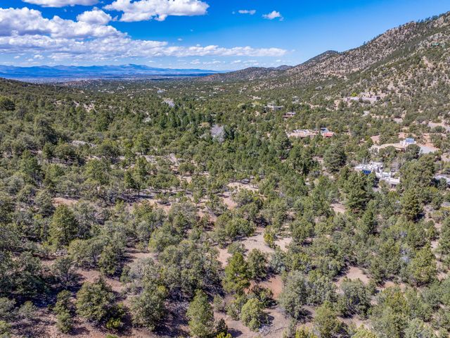 7622 Old Santa Fe, Santa Fe, NM 87505