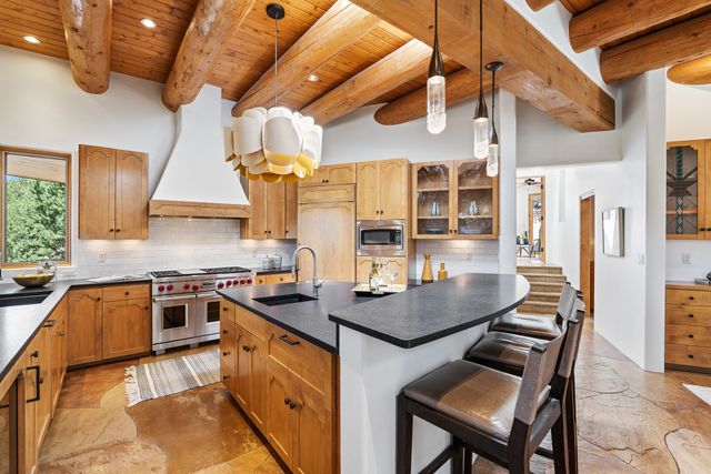 7622 Old Santa Fe, Santa Fe, NM 87505