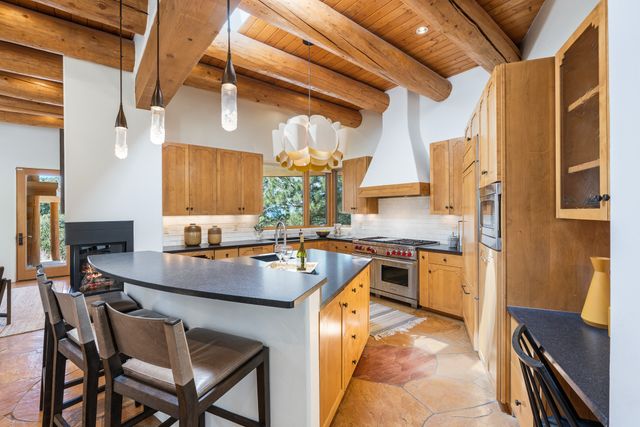7622 Old Santa Fe, Santa Fe, NM 87505