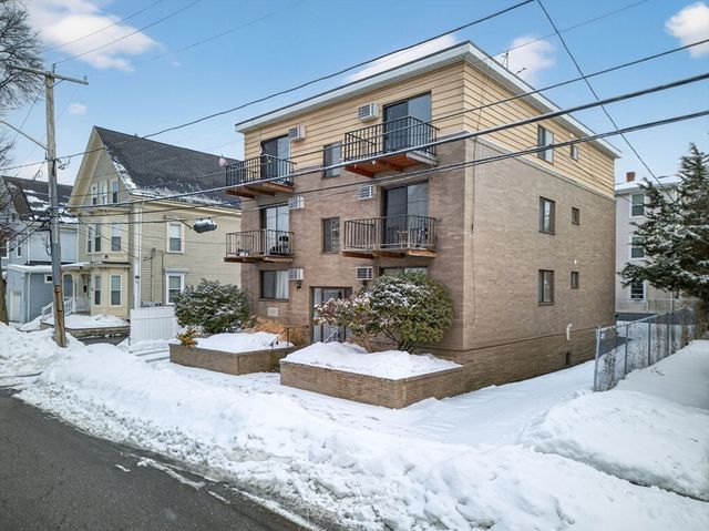 10-16 Stephen St 5, Lynn, MA 01902