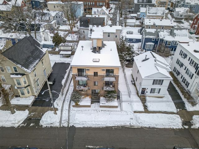 10-16 Stephen St 5, Lynn, MA 01902