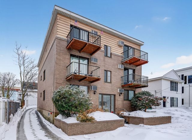 10-16 Stephen St 5, Lynn, MA 01902