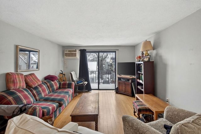 10-16 Stephen St 5, Lynn, MA 01902