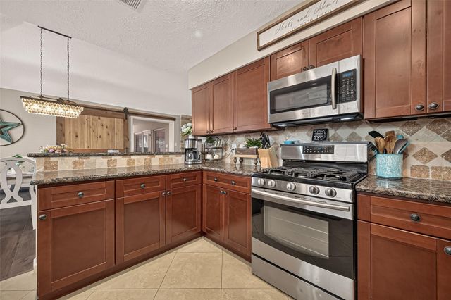 7522 Cavesson Drive, Cypress, TX 77433