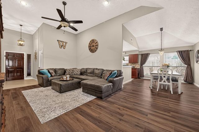 7522 Cavesson Drive, Cypress, TX 77433
