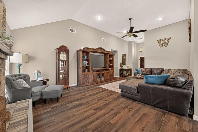 7522 Cavesson Drive, Cypress, TX 77433