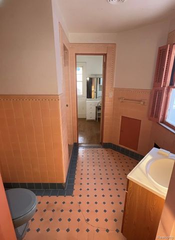 2112 Miller Road, Flint, MI 48503