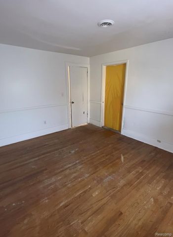 2112 Miller Road, Flint, MI 48503