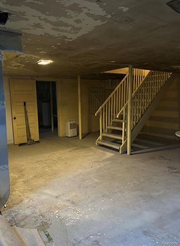 2112 Miller Road, Flint, MI 48503