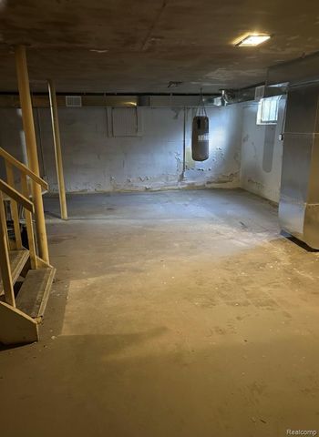 2112 Miller Road, Flint, MI 48503