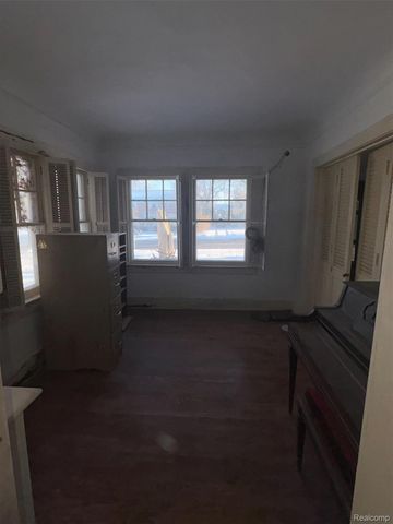 2112 Miller Road, Flint, MI 48503