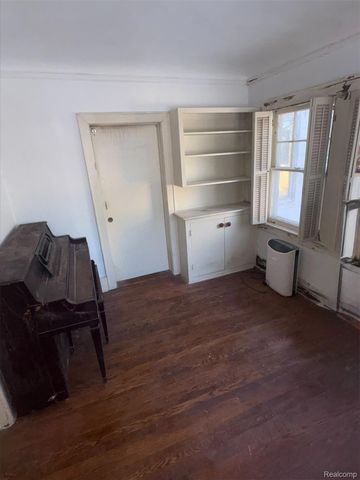 2112 Miller Road, Flint, MI 48503