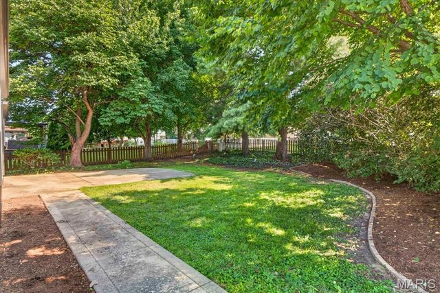 2706 Sundowner Drive, St Charles, MO 63303