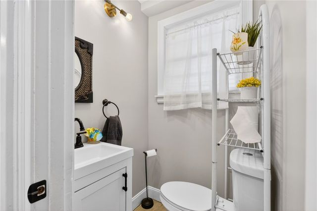 2941 Pawtucket Avenue, East Providence, RI 02915