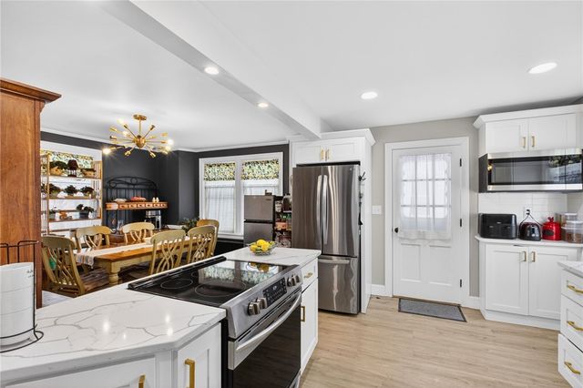 2941 Pawtucket Avenue, East Providence, RI 02915