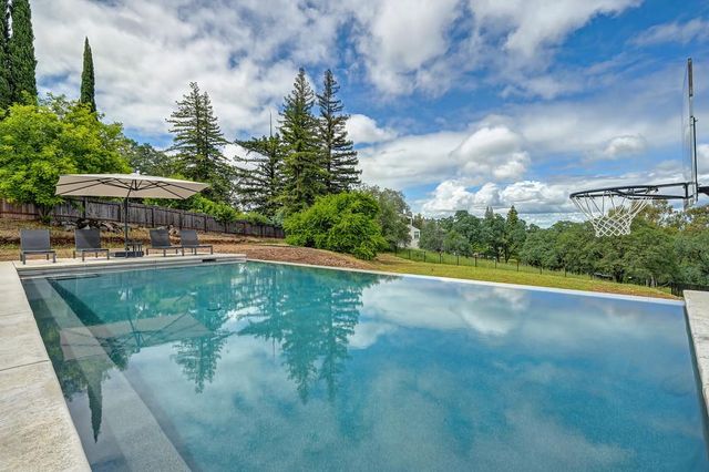 6325 Reservoir Dr, Granite Bay, CA 95746