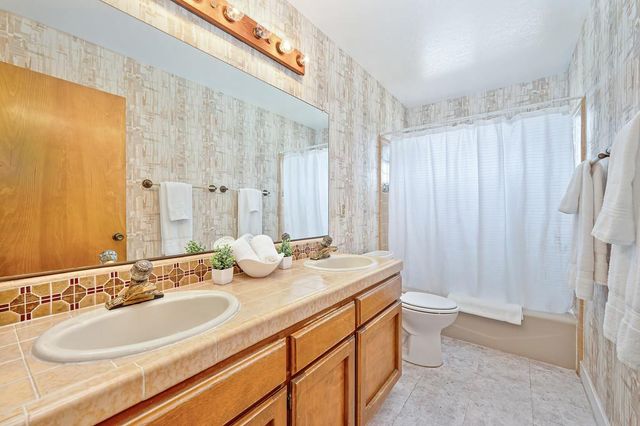 6325 Reservoir Dr, Granite Bay, CA 95746