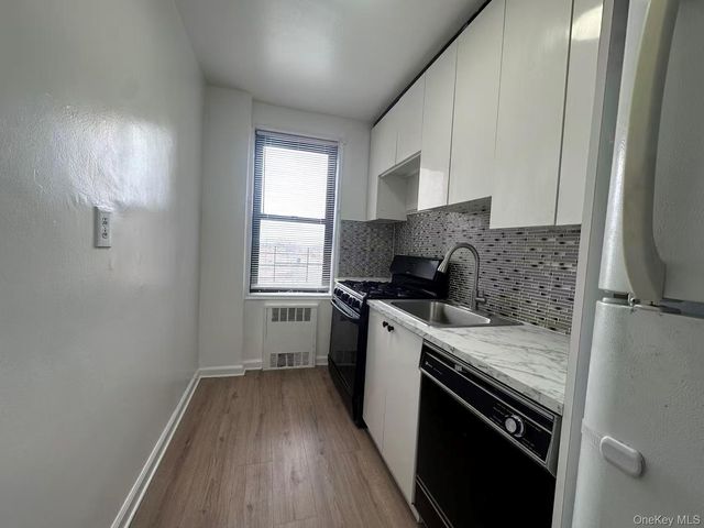 150-11 72nd Road 6F, Flushing, NY 11367