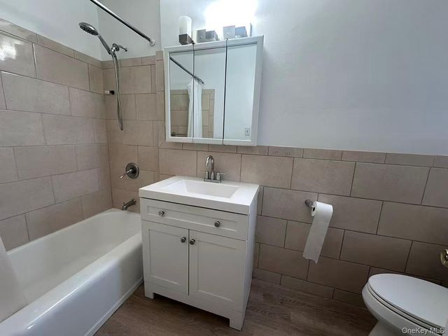 150-11 72nd Road 6F, Flushing, NY 11367