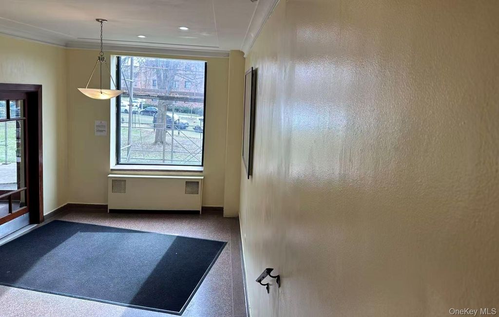 150-11 72nd Road 6F, Flushing, NY 11367