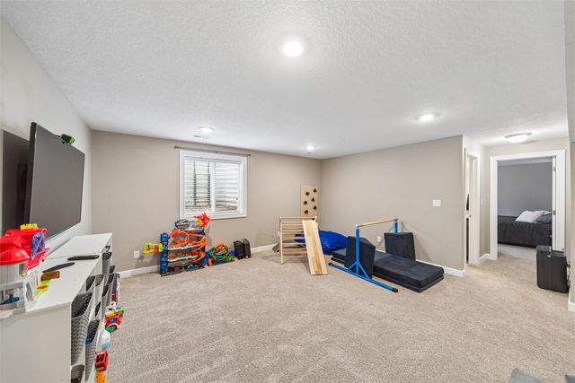 309 Summit Circle NW, Bondurant, IA 50035
