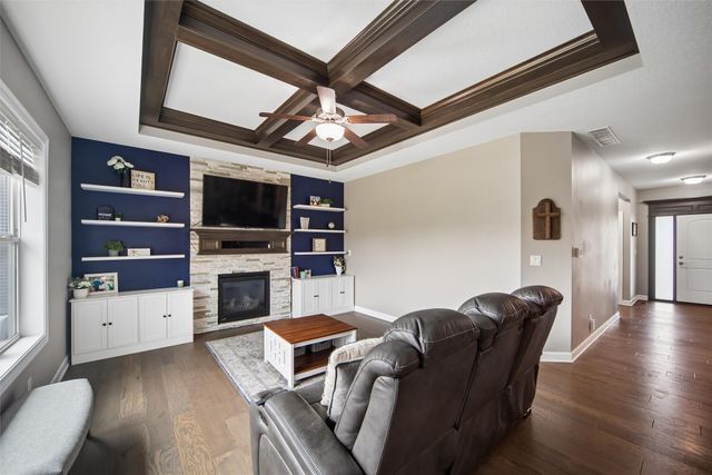 309 Summit Circle NW, Bondurant, IA 50035