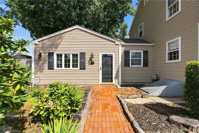77 Ausdale Road, Cranston, RI 02910