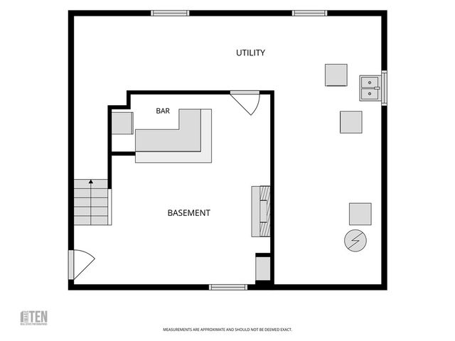 77 Ausdale Road, Cranston, RI 02910
