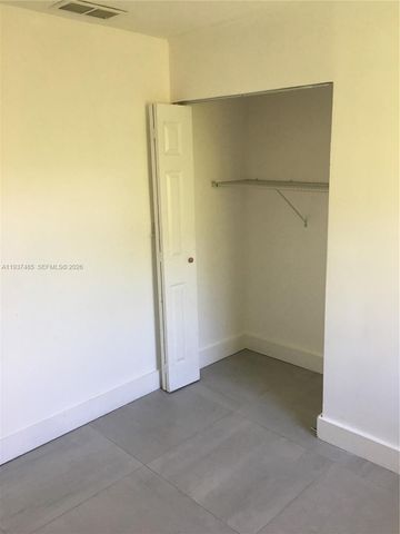 2612 NE 206th St, Miami, FL 33180