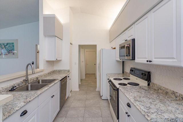 5955 KENLYN COURT, Orlando, FL 32808