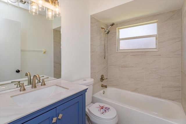 5955 KENLYN COURT, Orlando, FL 32808