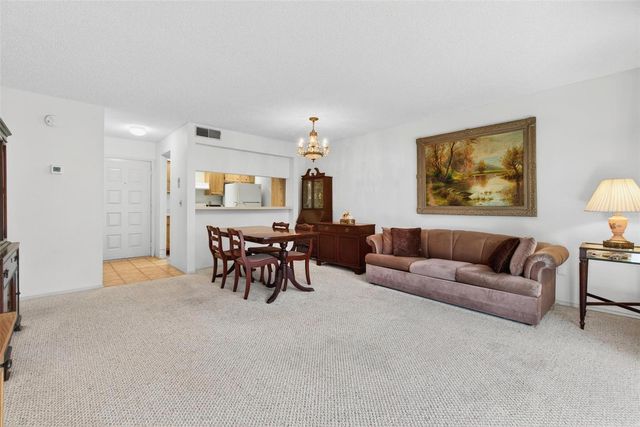 4207 WINDING MOSS TRAIL 104, Tampa, FL 33613