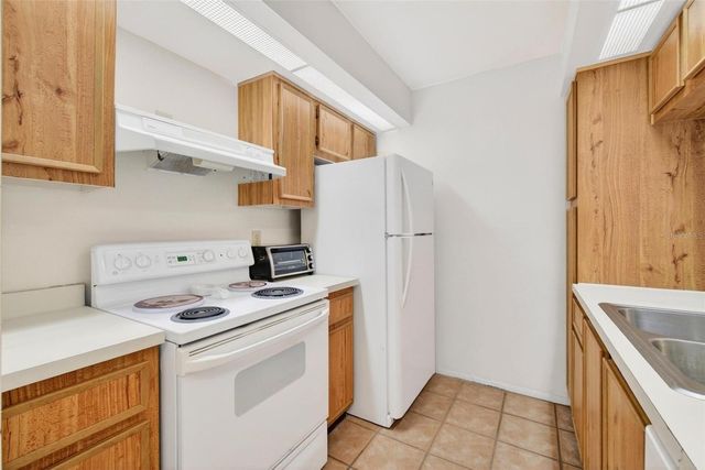 4207 WINDING MOSS TRAIL 104, Tampa, FL 33613