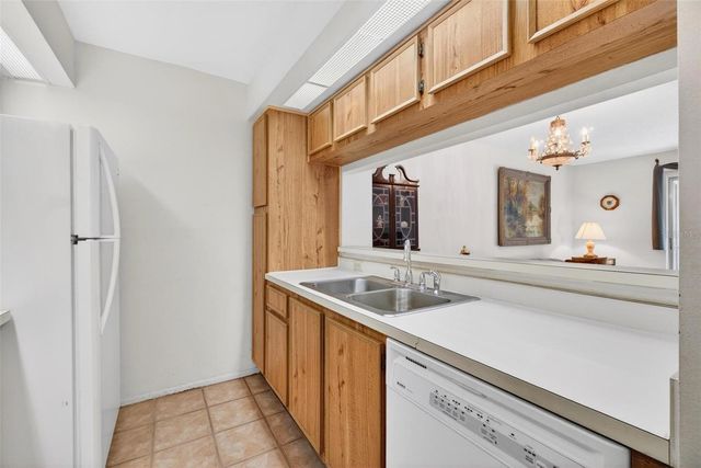 4207 WINDING MOSS TRAIL 104, Tampa, FL 33613