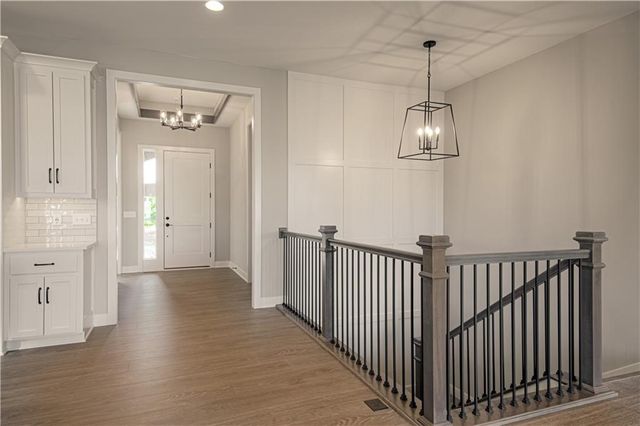 1512 SW Arborpark Terrace, Lee's Summit, MO 64082