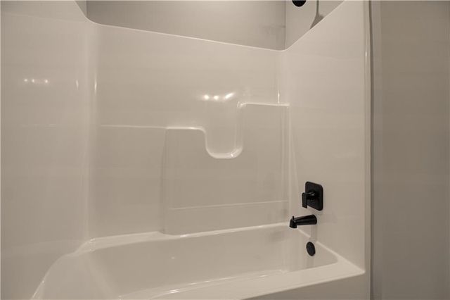 1512 SW Arborpark Terrace, Lee's Summit, MO 64082