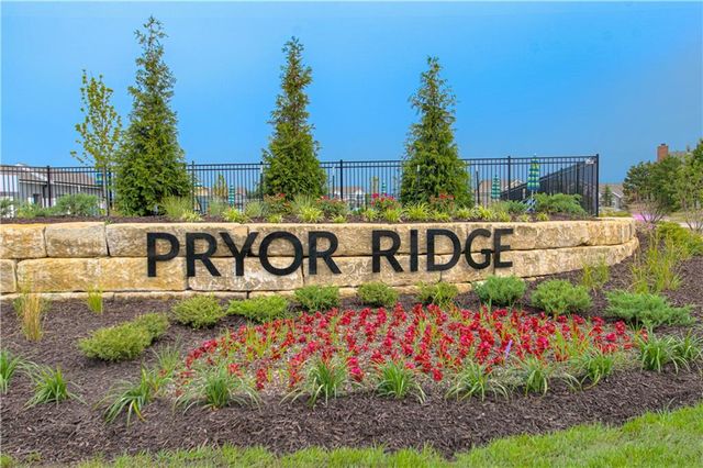 1512 SW Arborpark Terrace, Lee's Summit, MO 64082