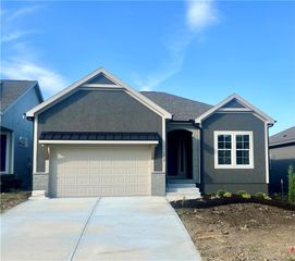 1512 SW Arborpark Terrace, Lee's Summit, MO 64082