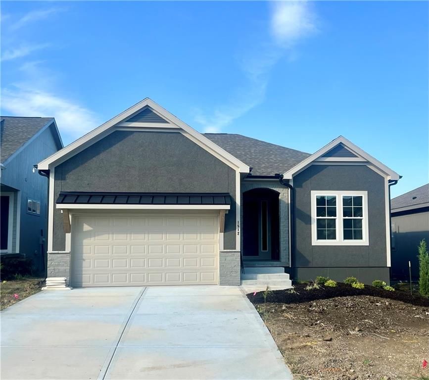 1512 SW Arborpark Terrace, Lee's Summit, MO 64082