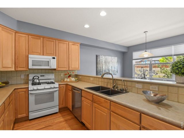 565 Wild Ridge Ln, Lafayette, CO 80026