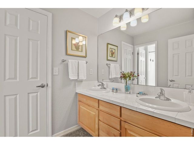 565 Wild Ridge Ln, Lafayette, CO 80026