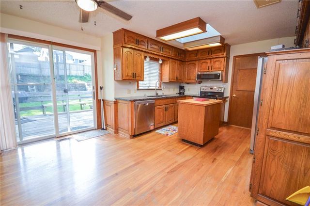 5238 N Wayne Avenue, Kansas City, MO 64118
