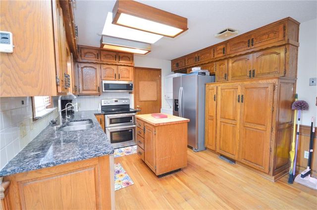 5238 N Wayne Avenue, Kansas City, MO 64118