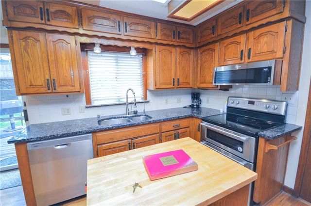 5238 N Wayne Avenue, Kansas City, MO 64118