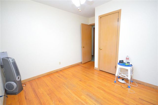 5238 N Wayne Avenue, Kansas City, MO 64118